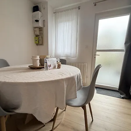 Casa vacanze 4 Personnes Proche De La Gare Petit Court Privée Parthenay